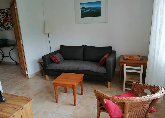 Апартаменты De La Tortue - Rez De Jardin Мюроль